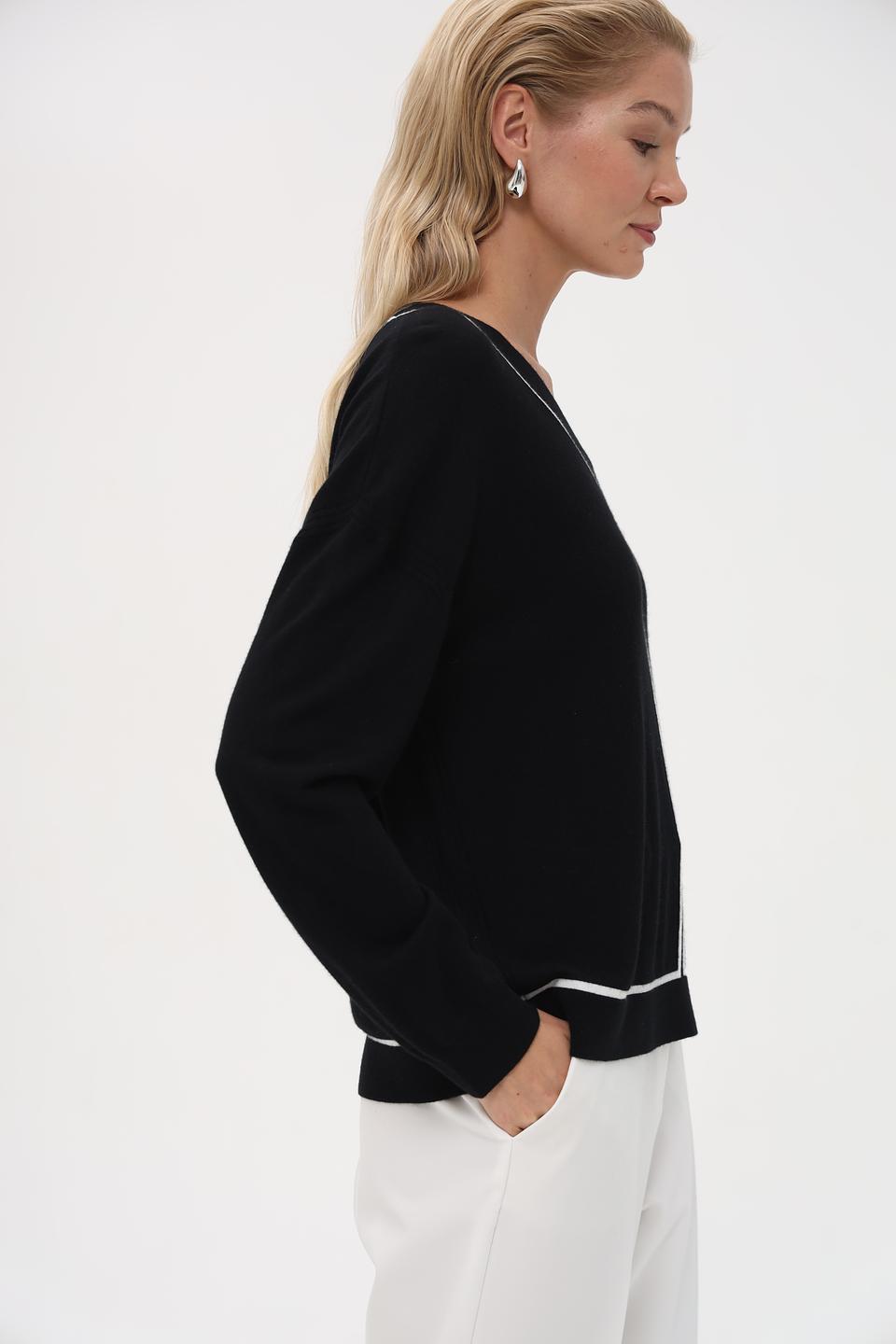 Пуловер Marc Cain с V-образным вырезом чёрный