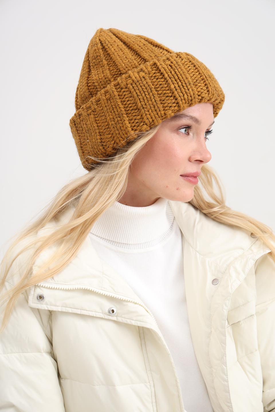 Шапка Adel вязаная горчичная