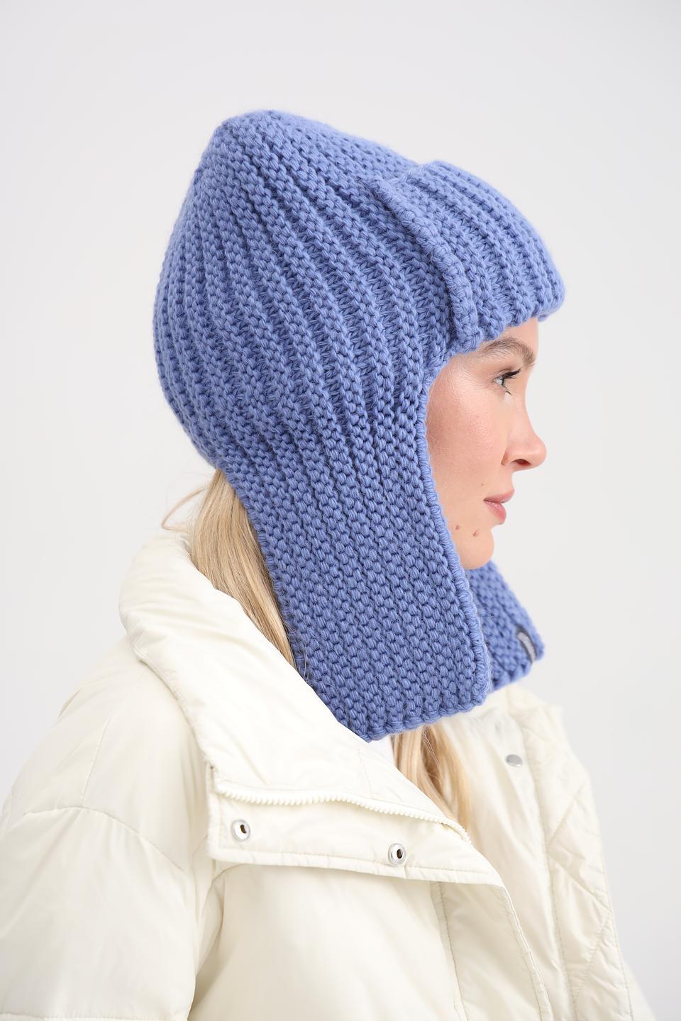 Шапка Adel вязаная голубая