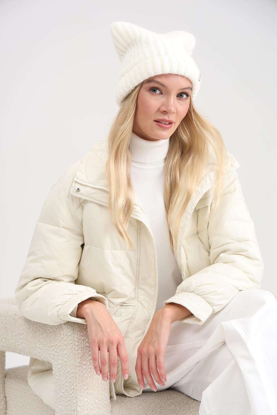 Шапка Adel вязаная белая