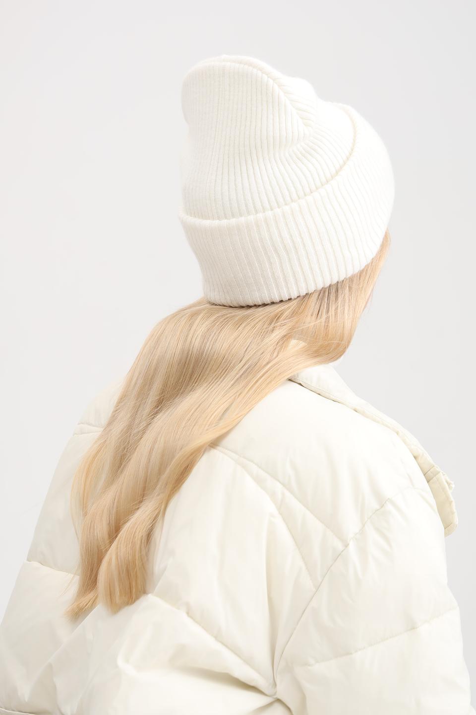 Шапка Adel вязаная белая