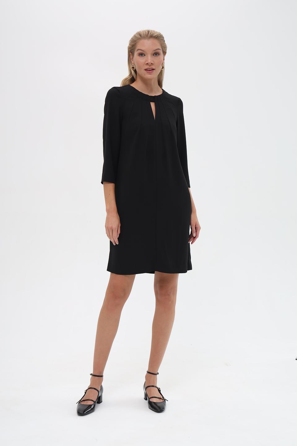 Платье Pezzo чёрное с вырезом