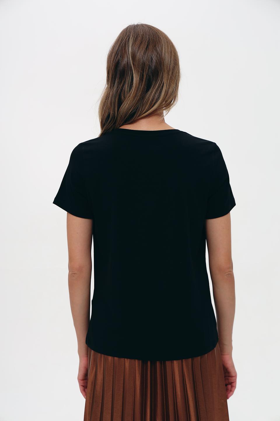 Футболка More and More с принтом чёрная