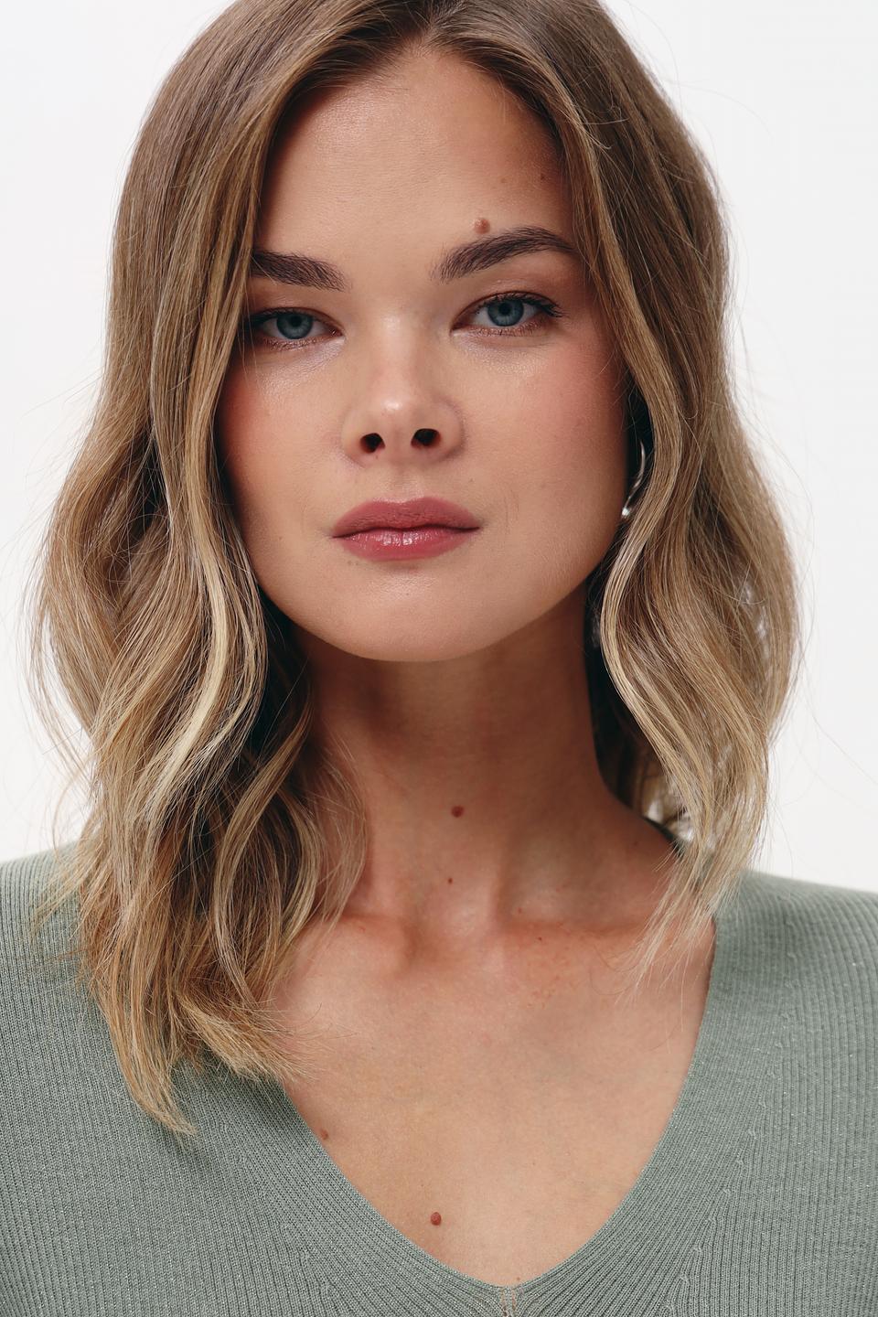 Пуловер Marc Cain V-образный вырез оливковый