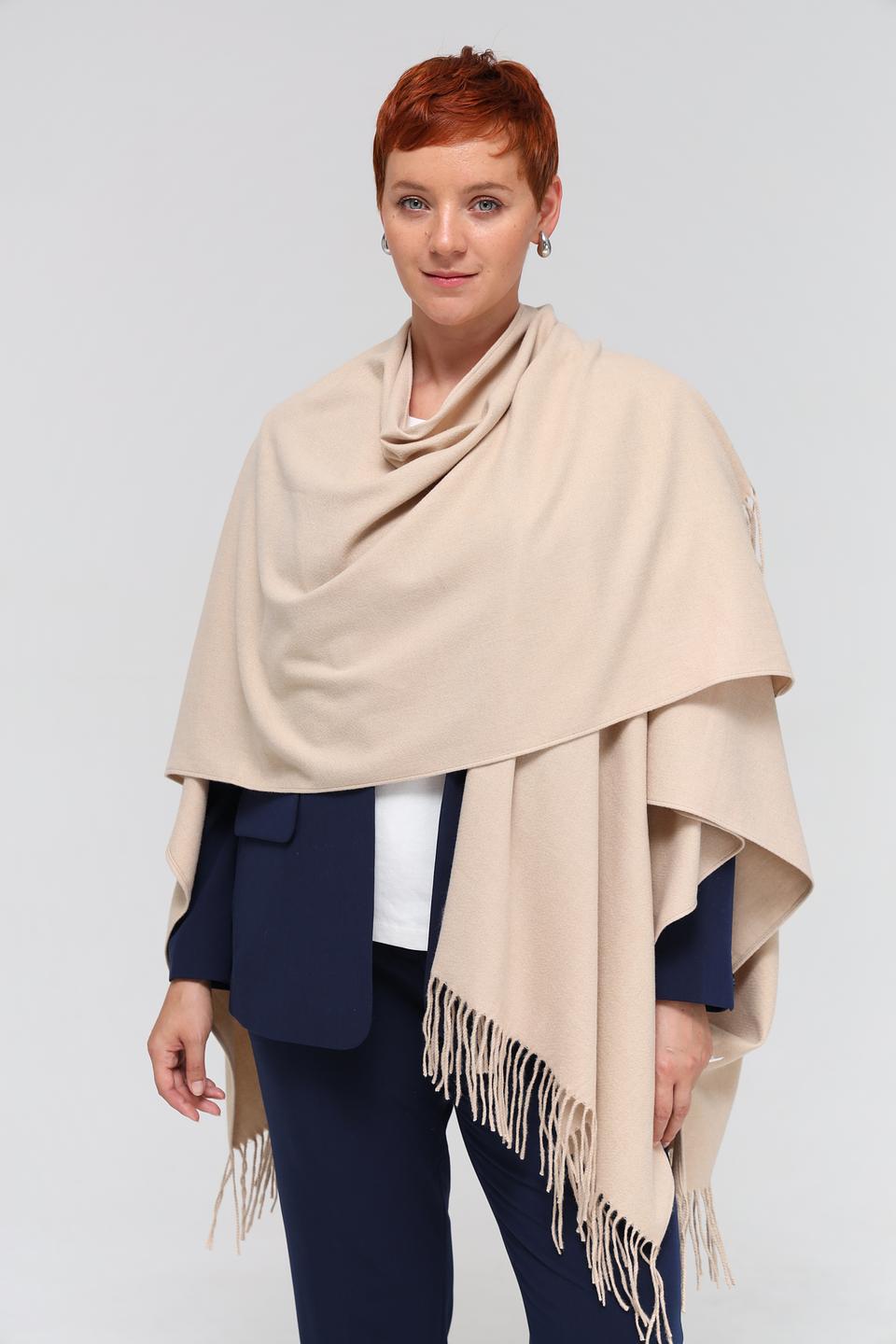 Пончо Gerry Weber бежевое с бахромой