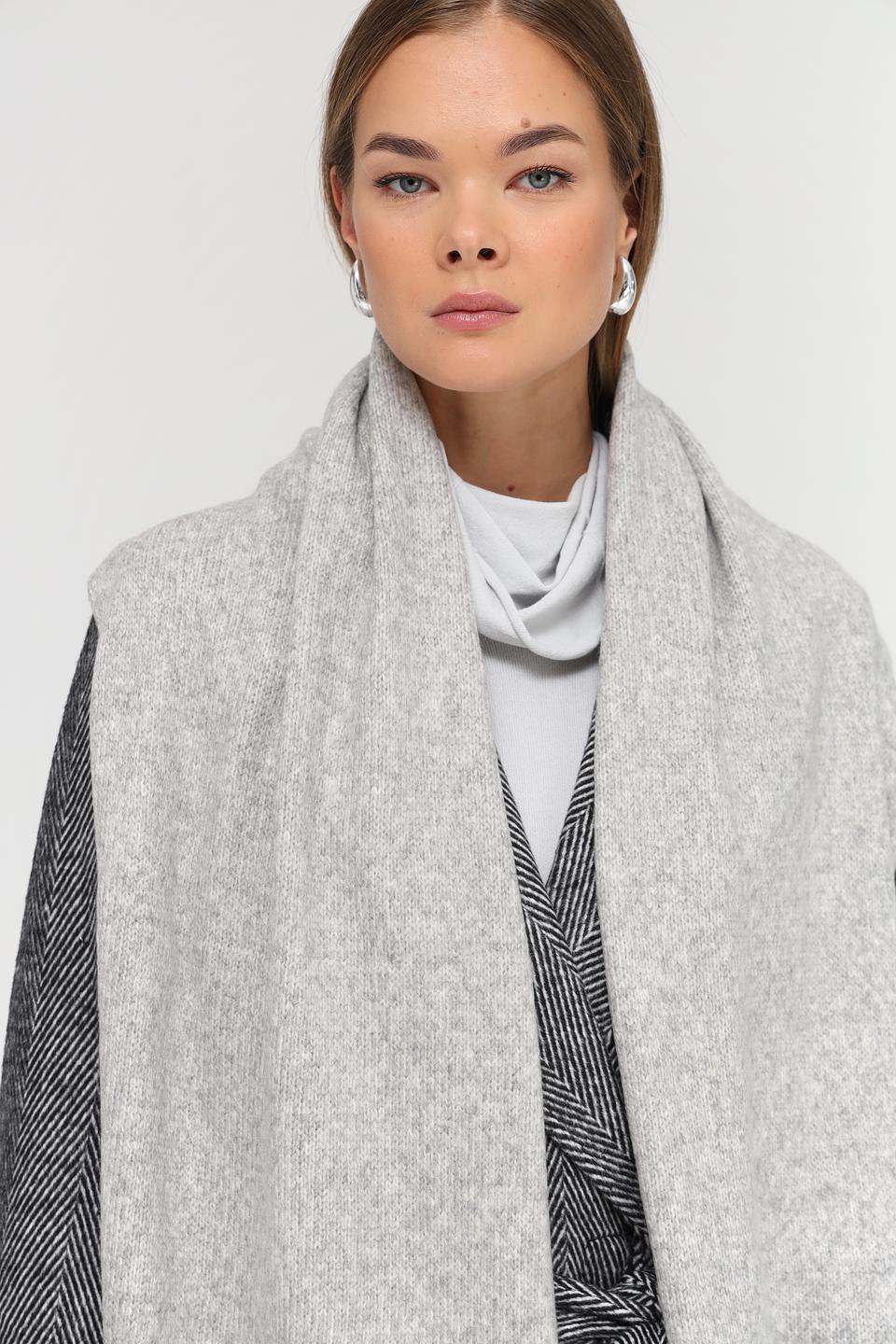 Шарф Fraas серый вязаный