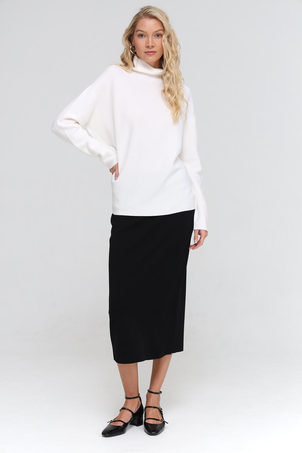 Пуловер UNQ женский белый с горлом