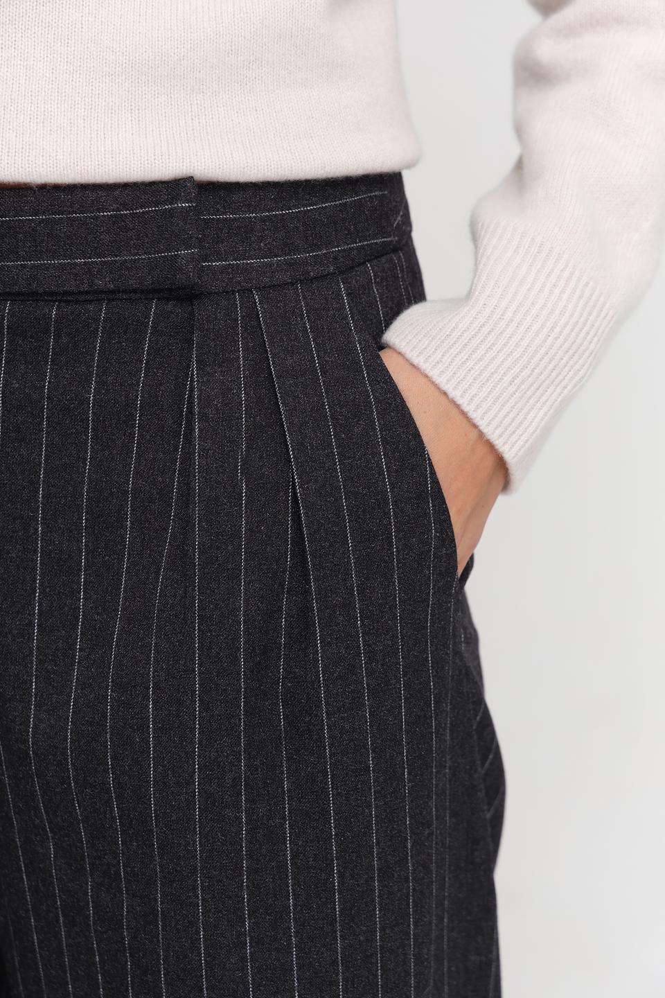 Брюки классические UNQ в полоску