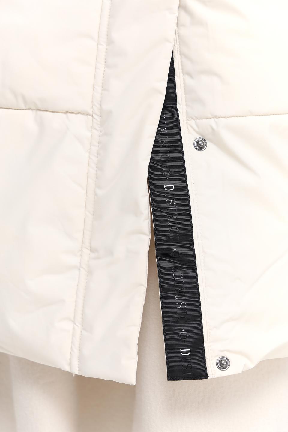 Пальто District стеганое бежевое