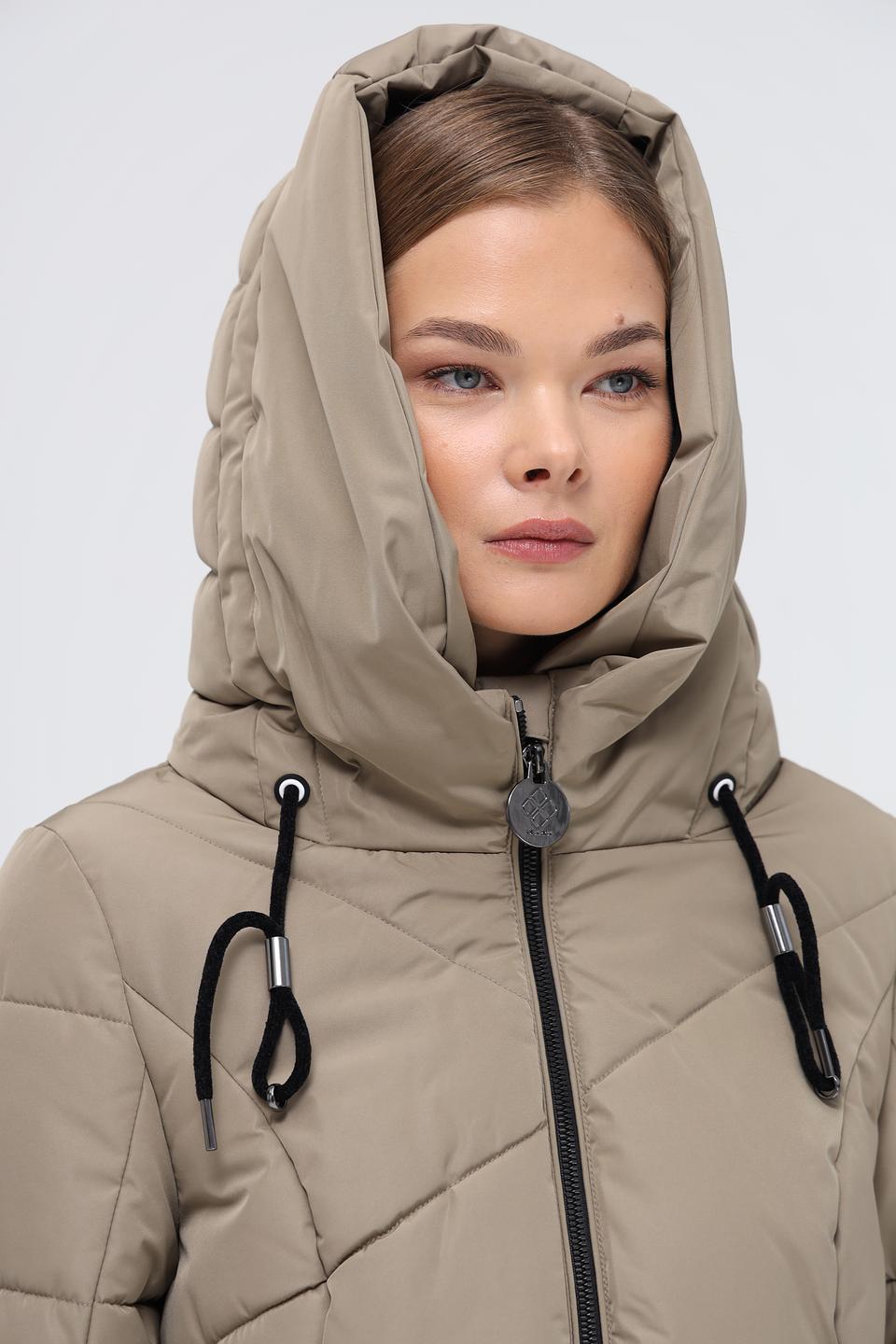 Пальто District стеганое бежевое