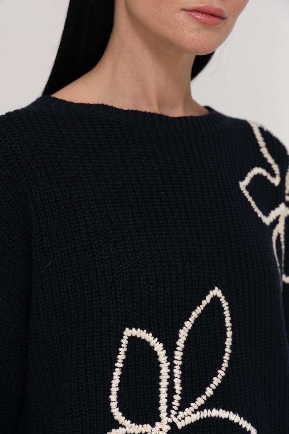 Пуловер Lecomte с цветами чёрный