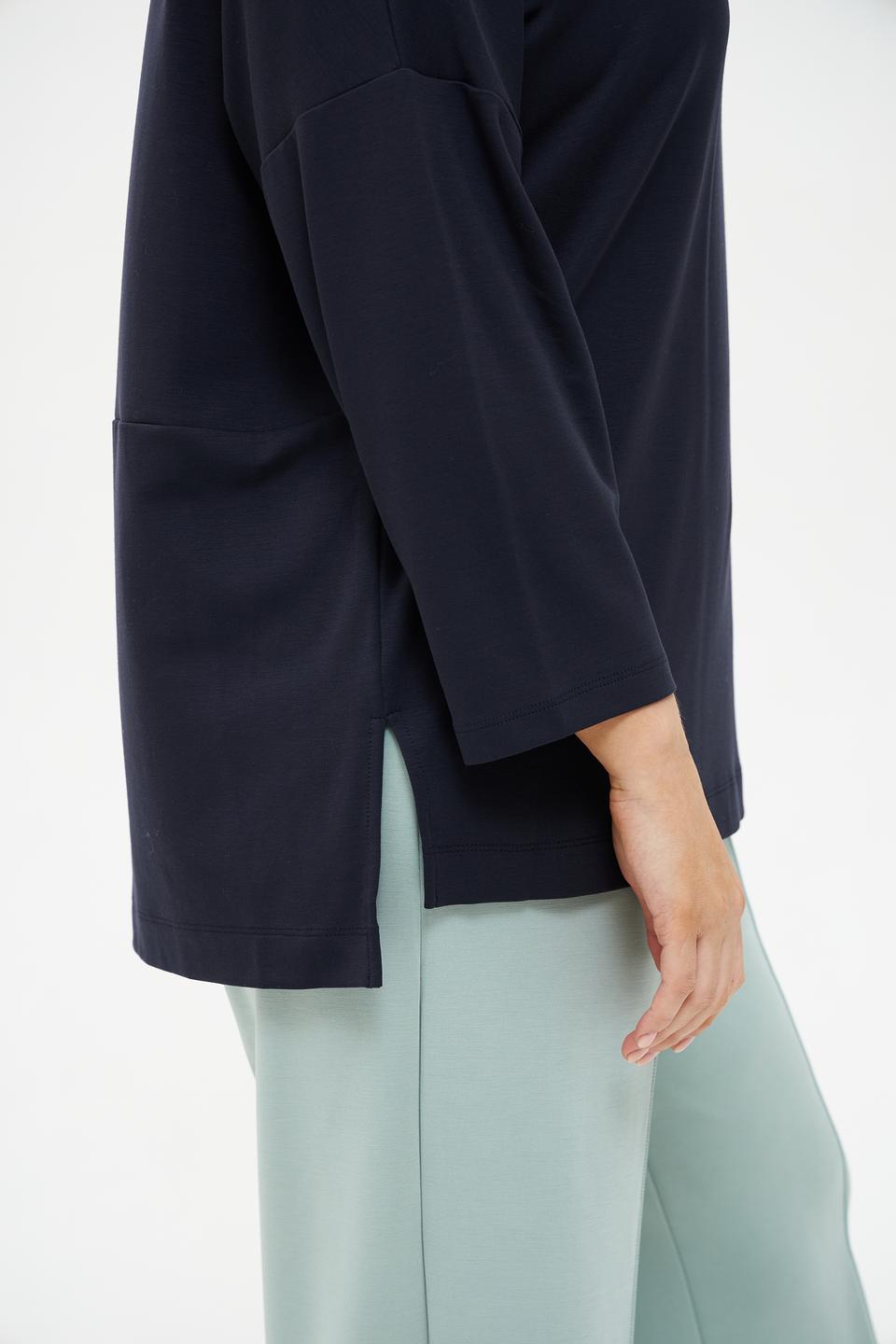 Блуза Margittes с горловиной черная