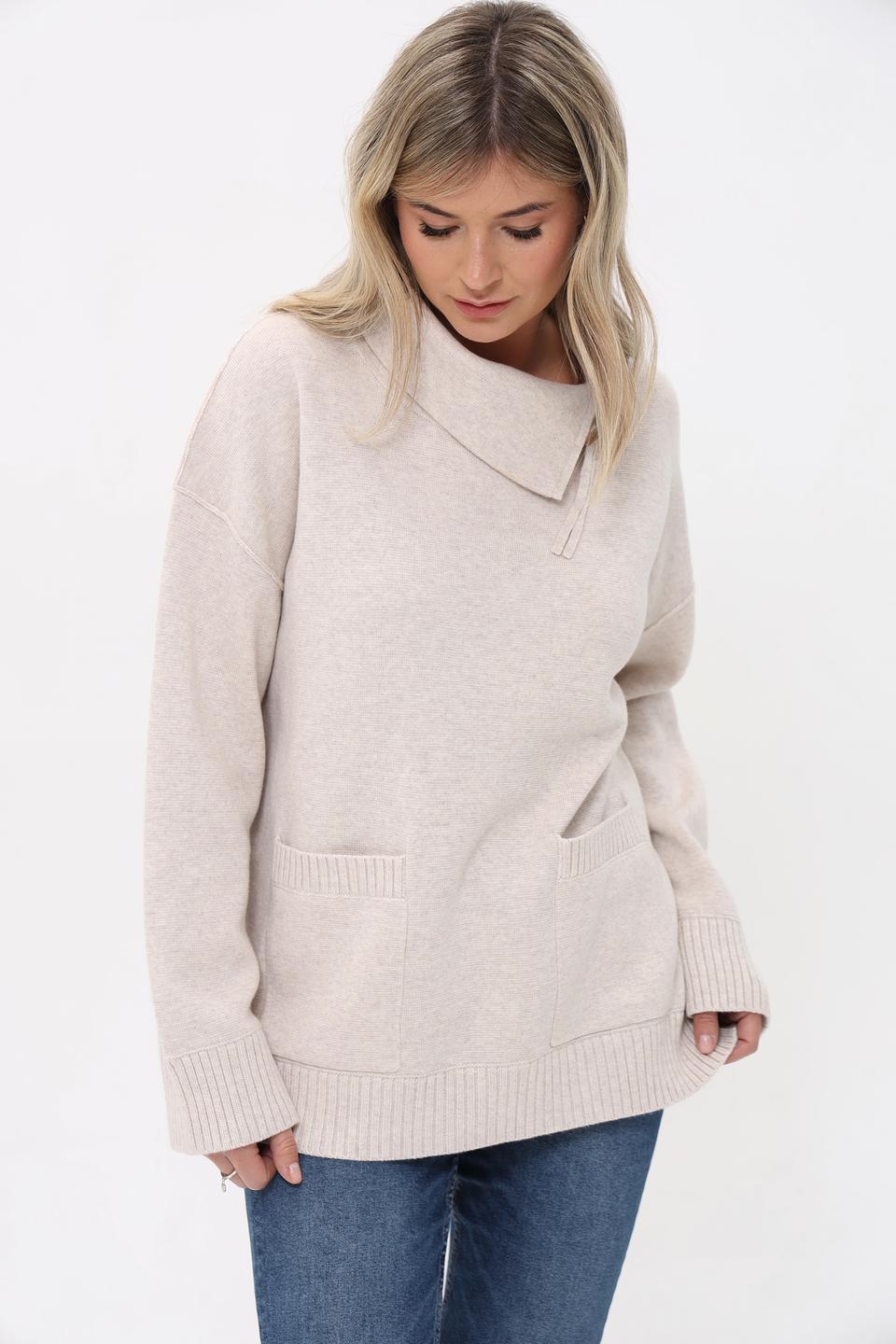 Пуловер Oui с воротником-стойкой бежевый