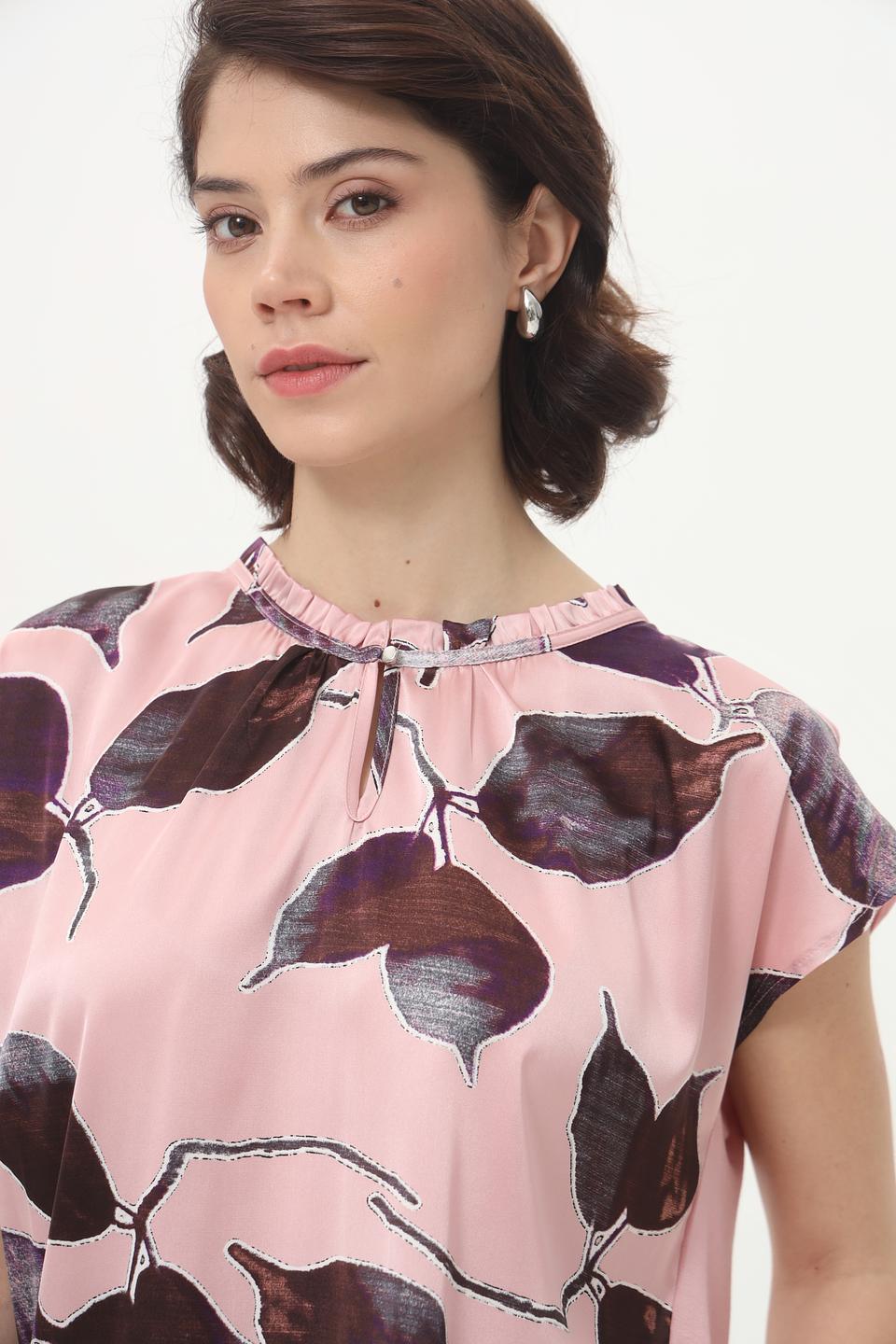 Блуза More and More с листьями