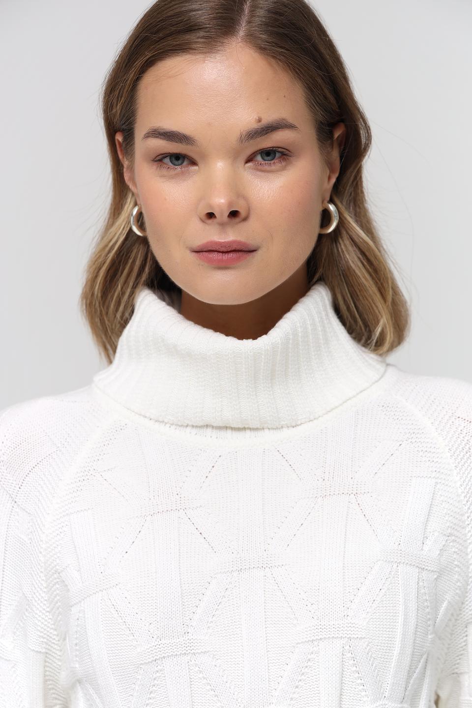 Пуловер Gollehaug с косами молочный