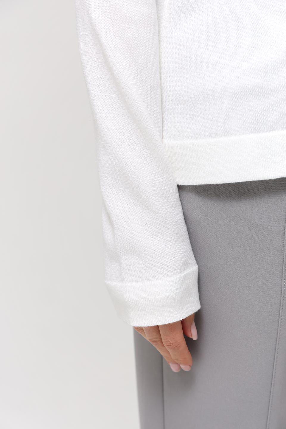 Пуловер Gollehaug женский белый с косами