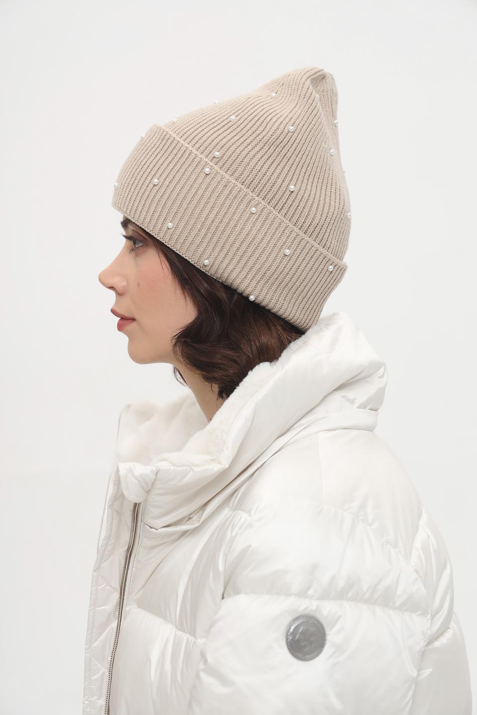 Шапка Seeberger с жемчугом бежевая