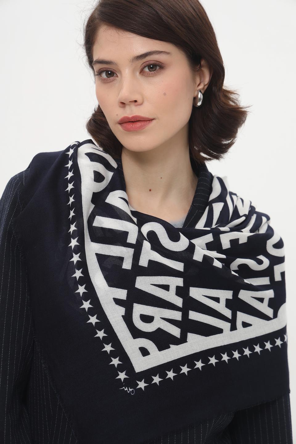 Шарф Oui с принтом и звёздами