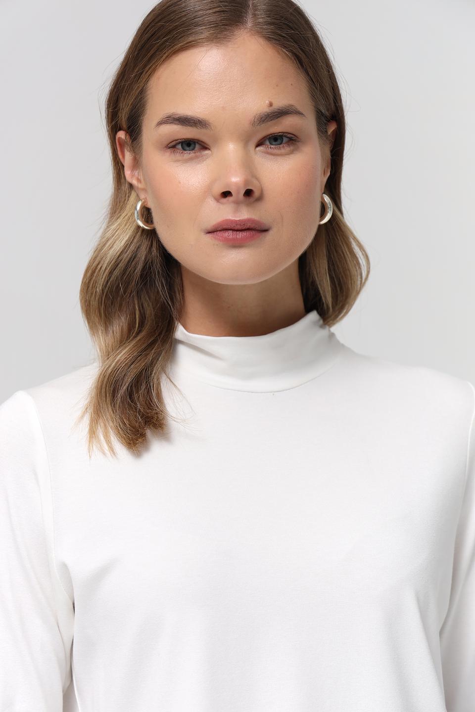 Футболка Rabe collection белая с горловиной