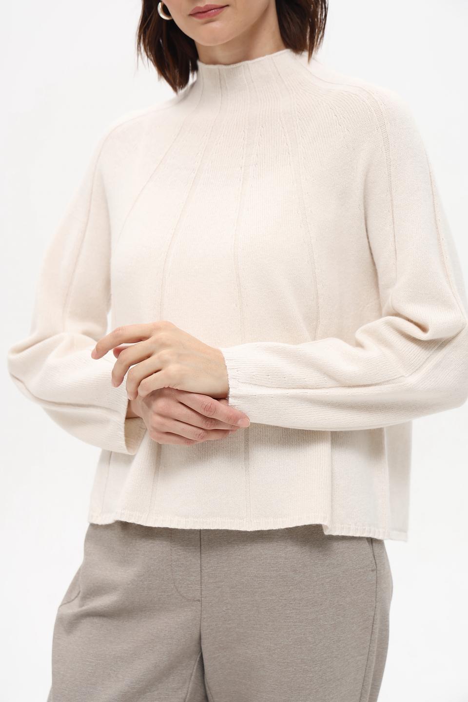 Пуловер Lecomte бежевый с горлом