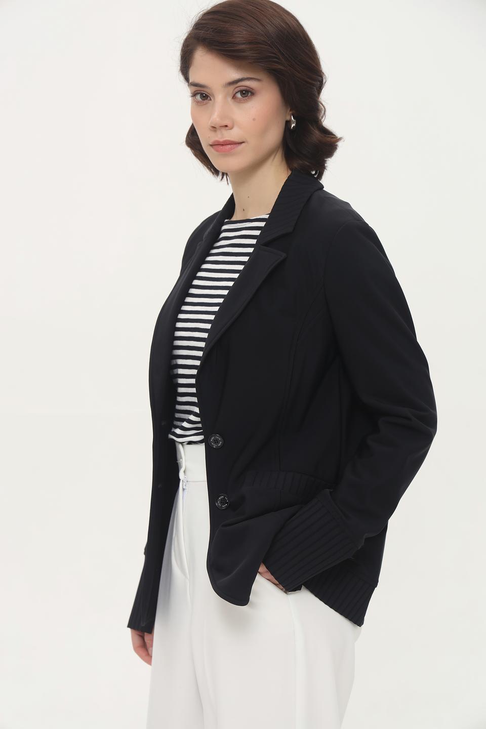 Жакет Marc Cain чёрный приталенный