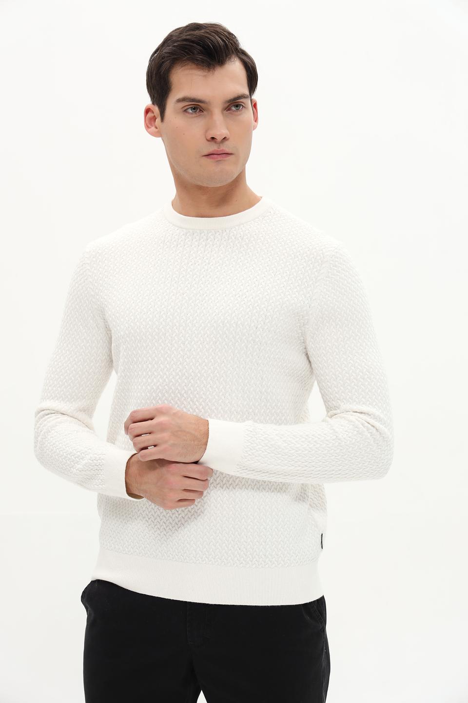 Джемпер Bugatti с текстурой