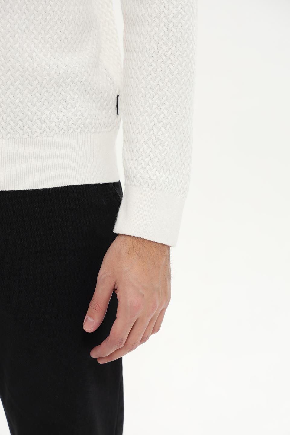 Джемпер Bugatti с текстурой