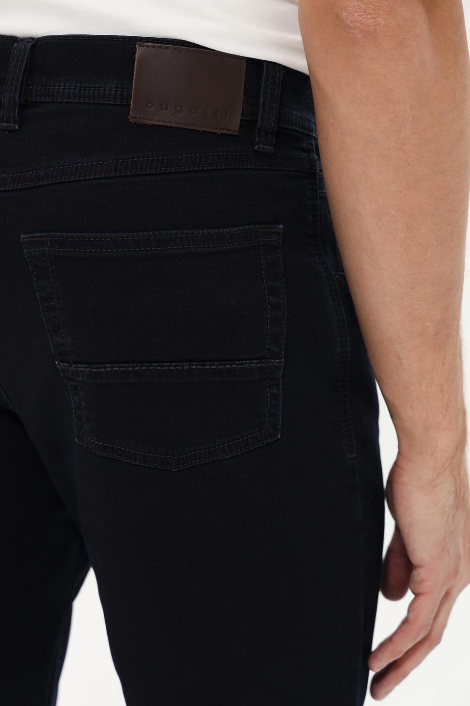 Джинсы Bugatti классического кроя