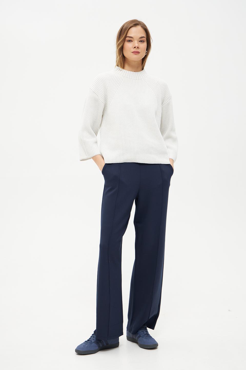 Пуловер Broadway с косами молочный