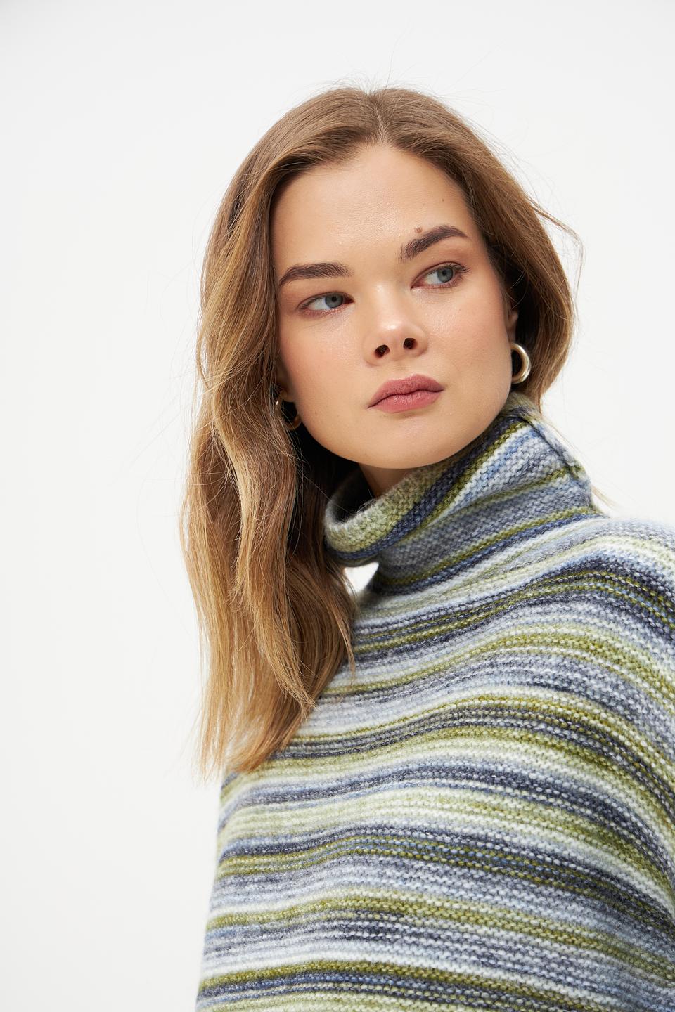 Пуловер Bianca в полоску