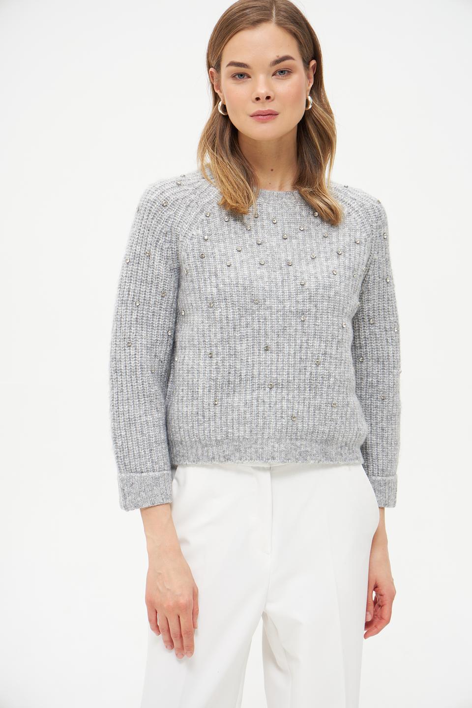 Пуловер Oui с бусинами серый