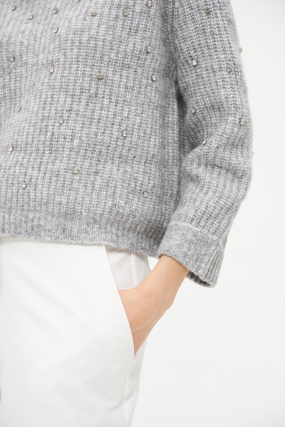 Пуловер Oui с бусинами серый