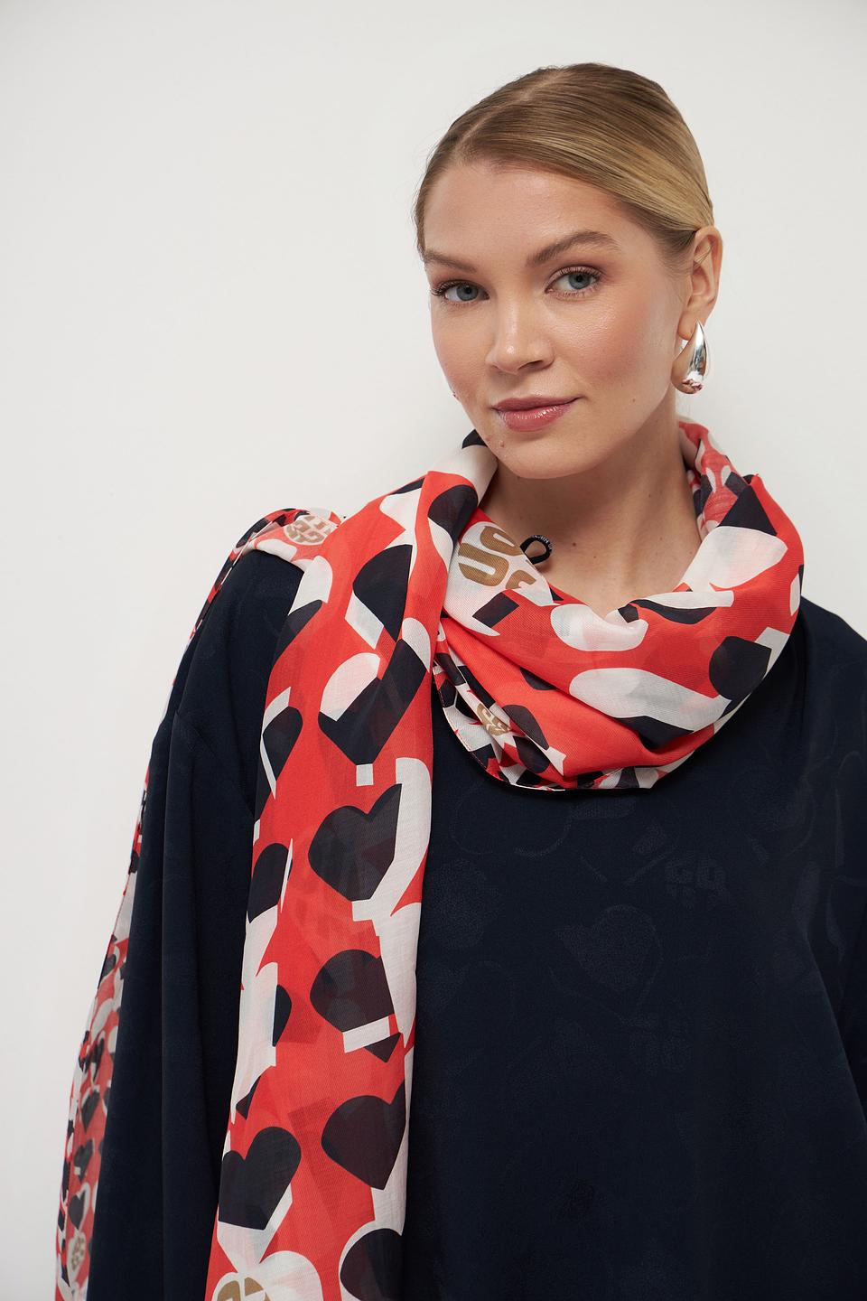 Шарф Marc Cain с принтом сердец