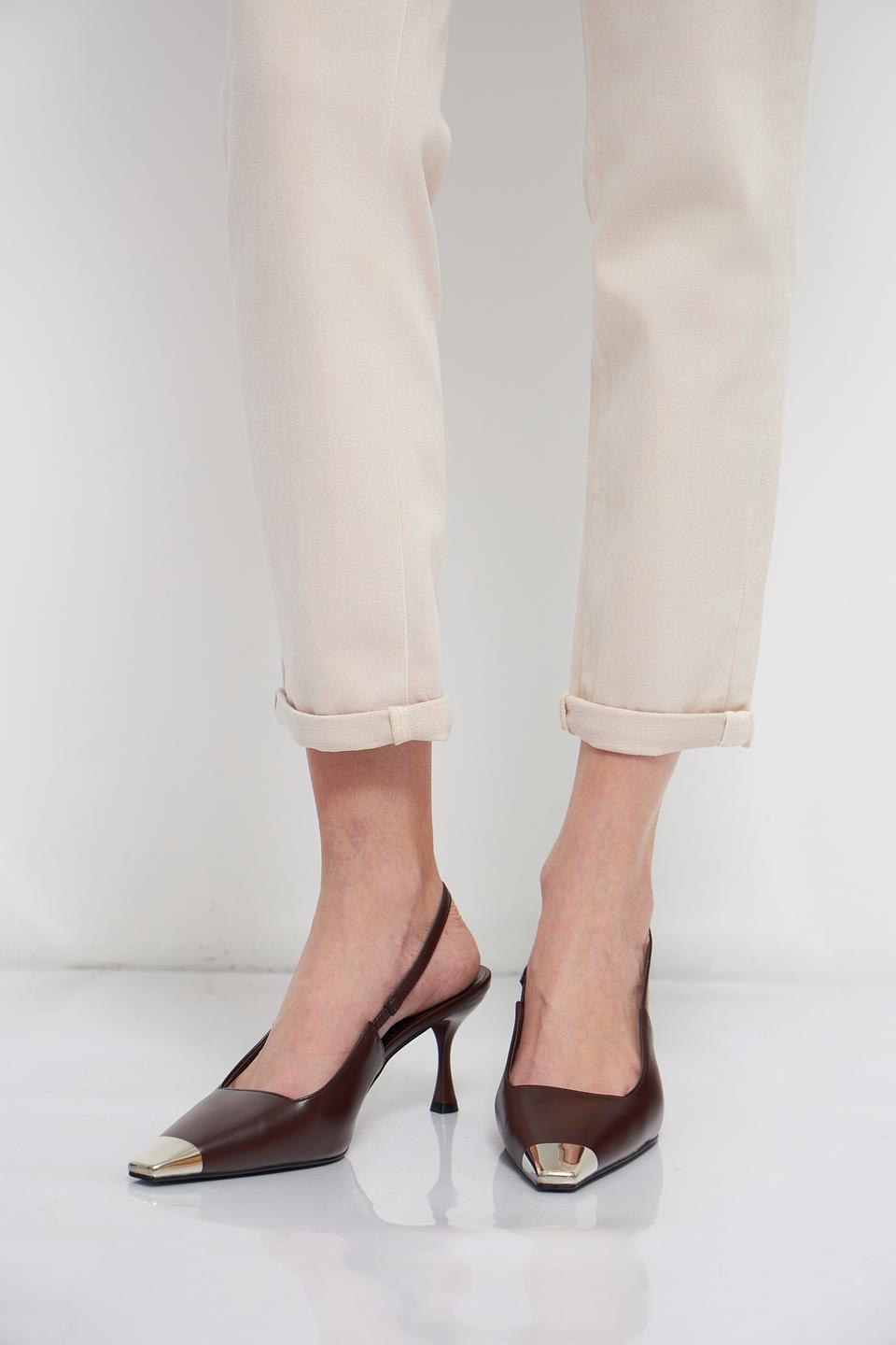 Брюки прямые Marc Cain бежевые