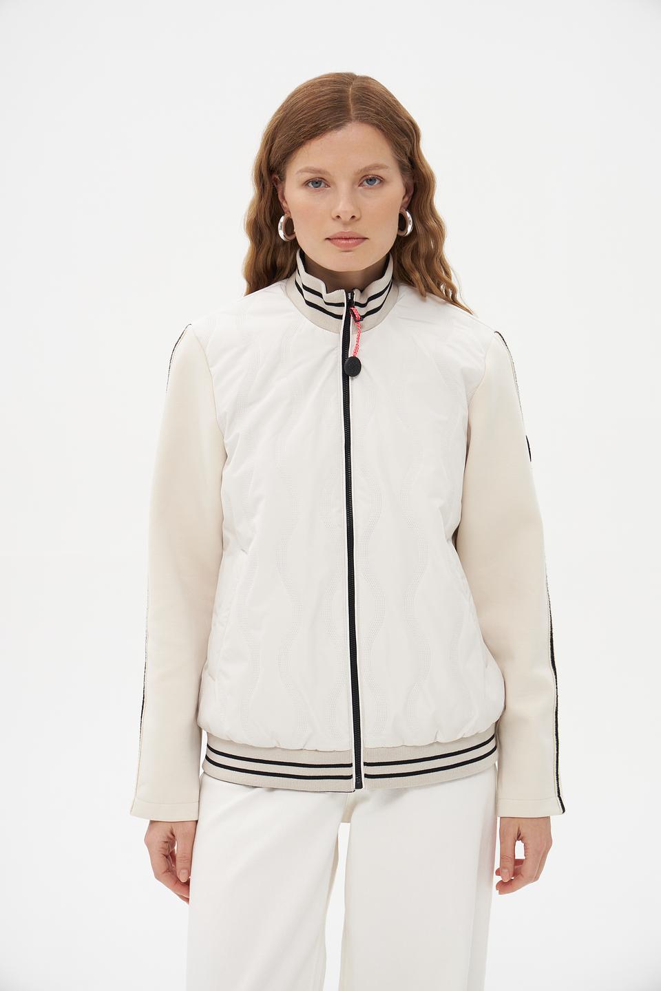 Куртка District с полосками белая