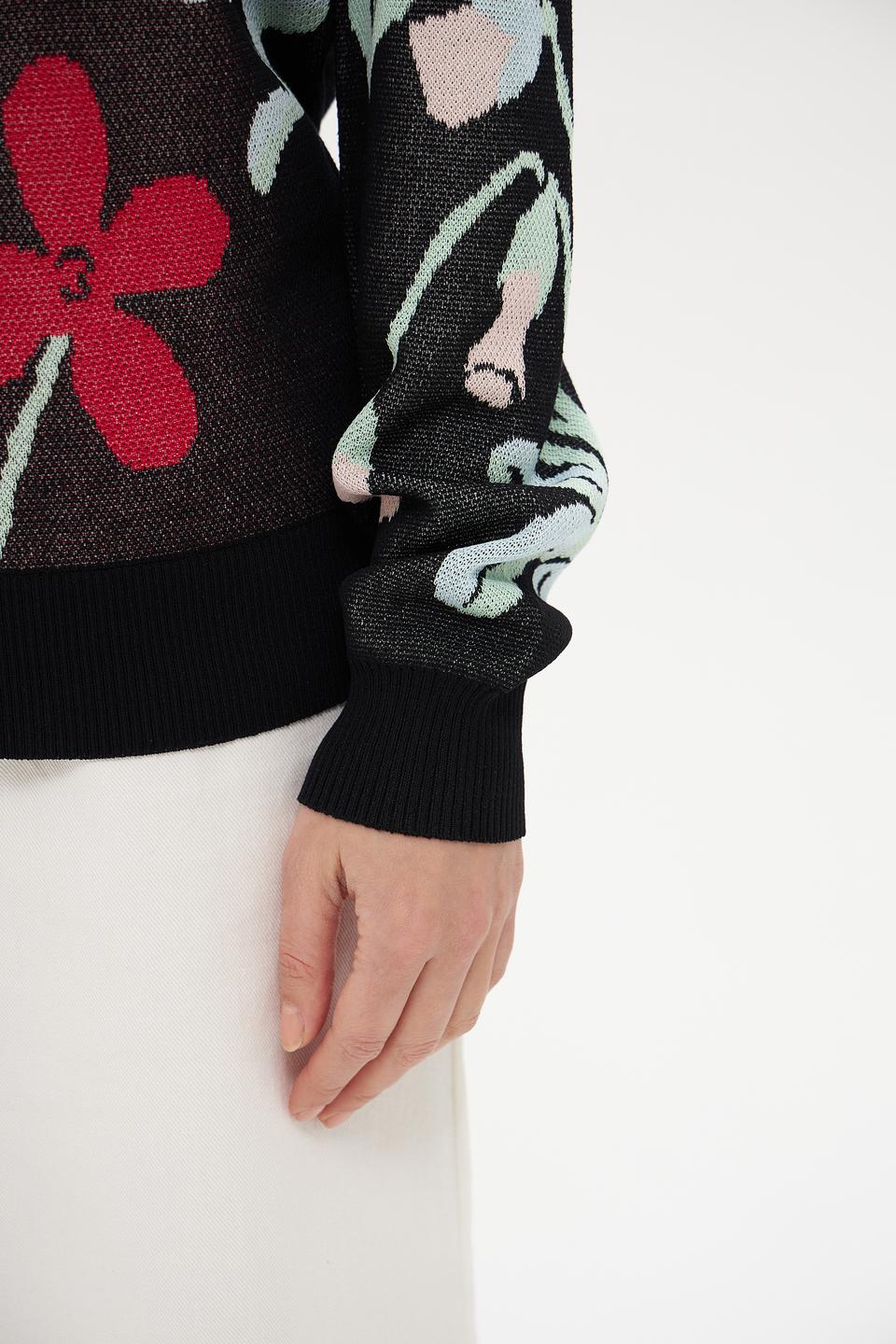 Пуловер Pezzo с цветочным принтом