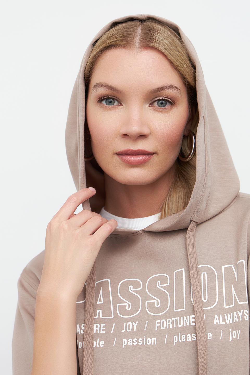 Пуловер Pezzo с надписью бежевый