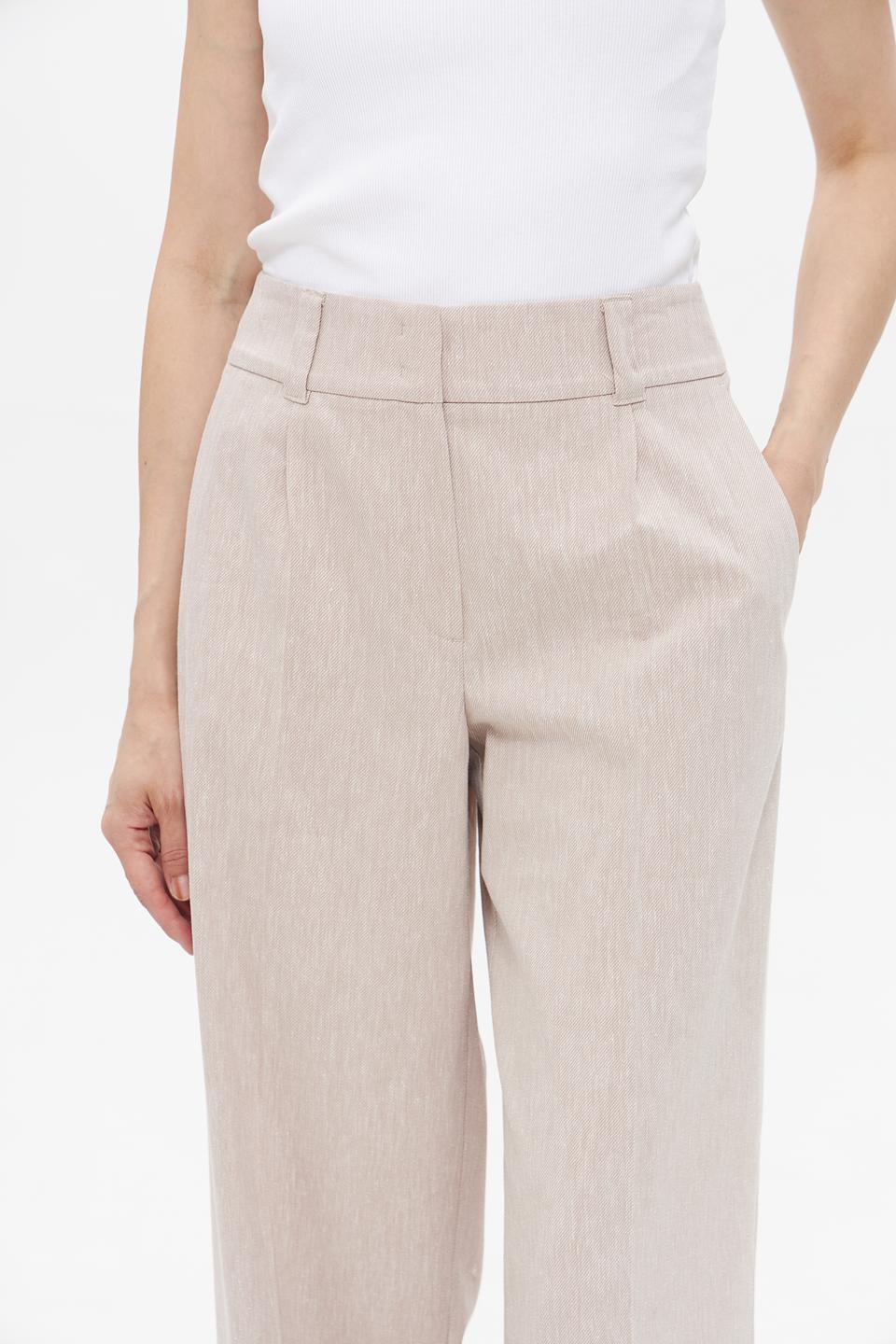 Брюки классические Betty and Co бежевые