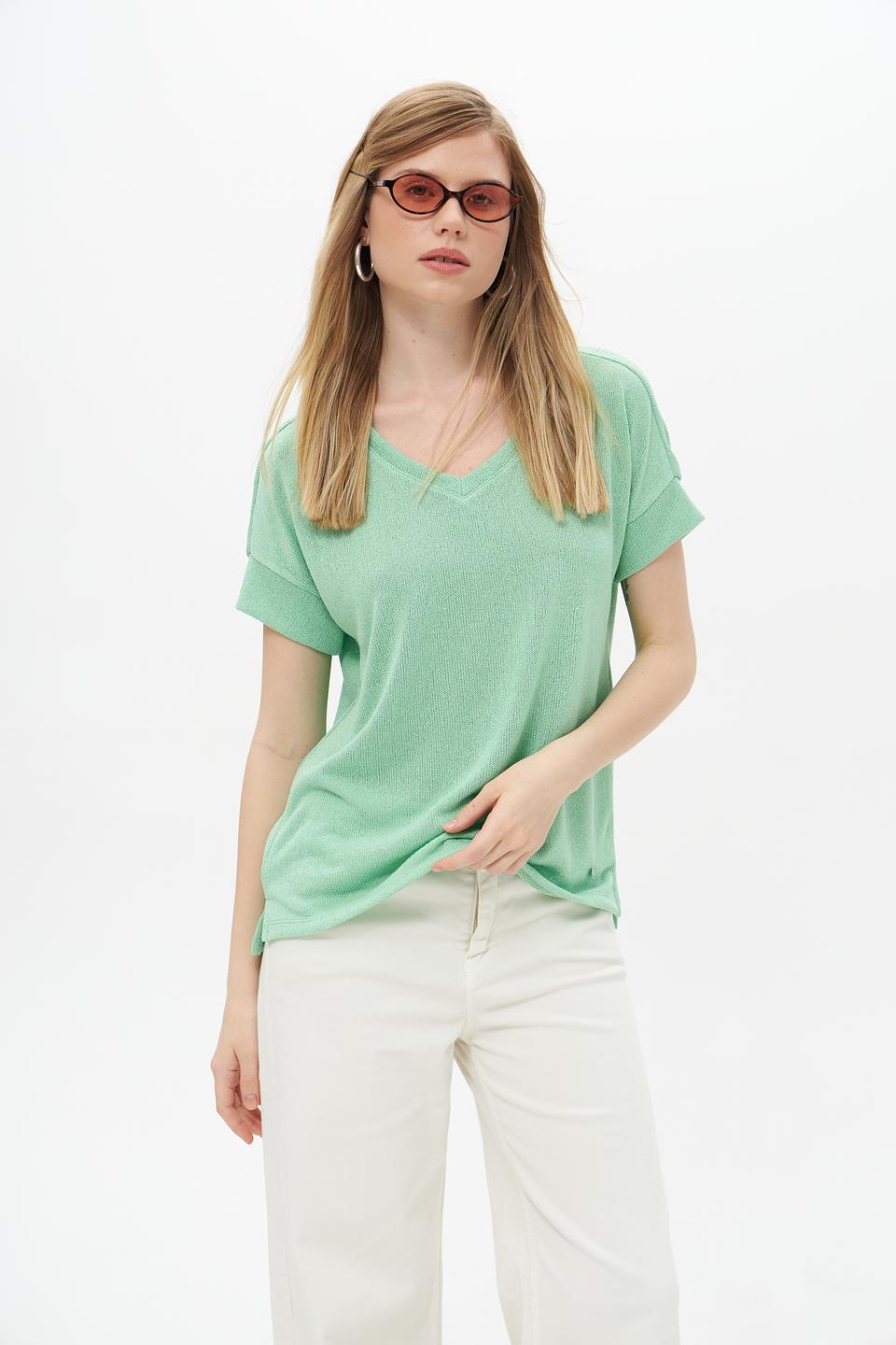 Пуловер Lecomte зелёный V-образный