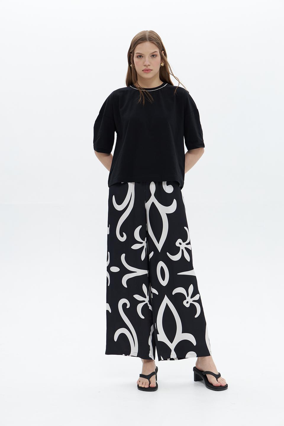 Футболка UNQ женская чёрная оверсайз