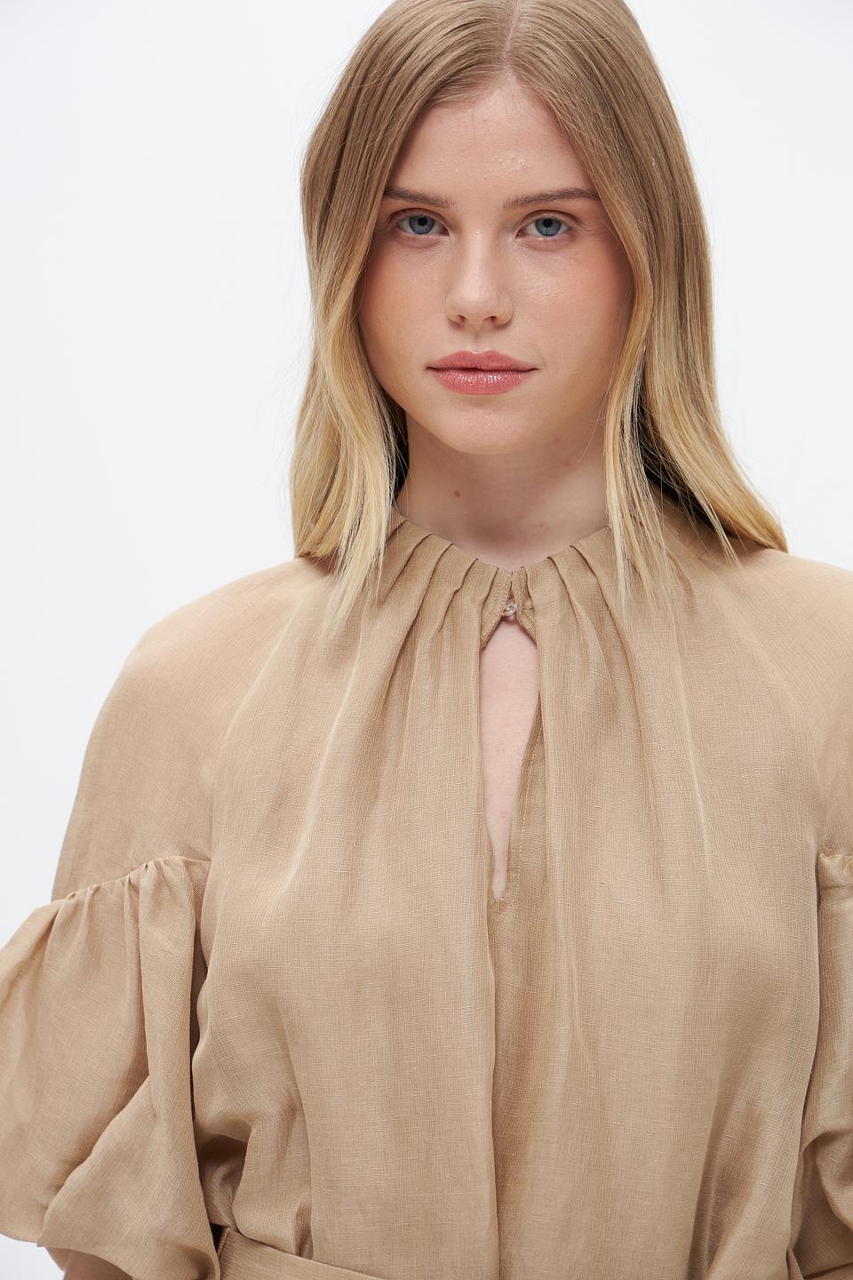 Платье Marc Cain бежевое с поясом из льна и шелка