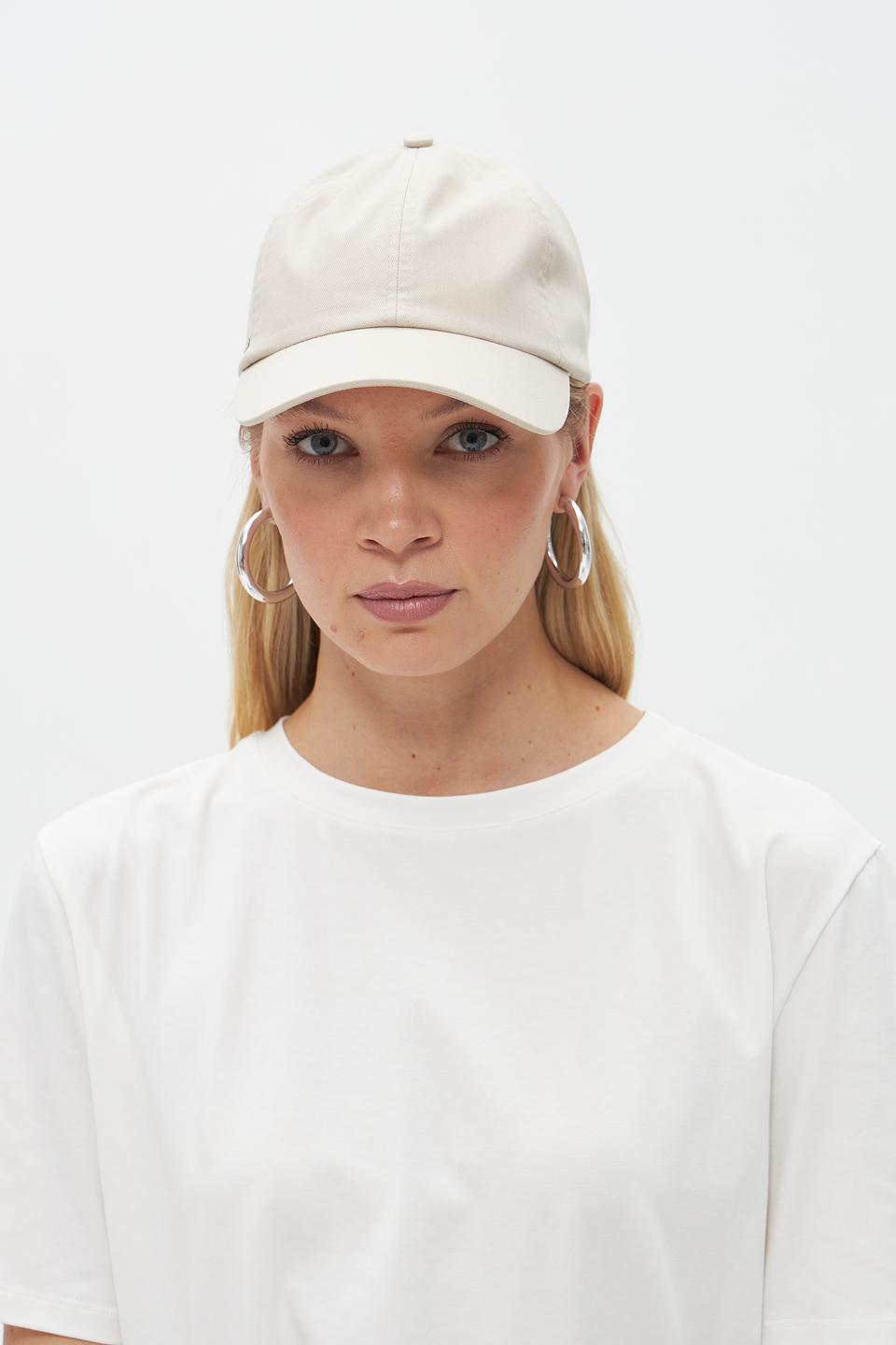 Бейсболка Seeberger бежевая