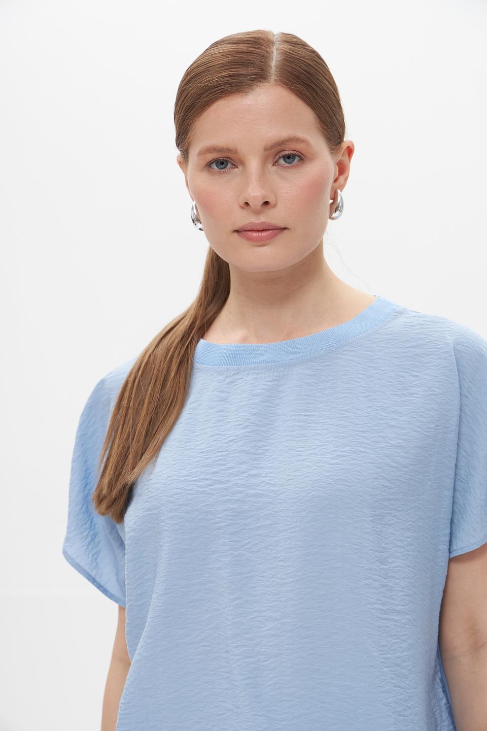 Блузка UNQ с коротким рукавом голубая