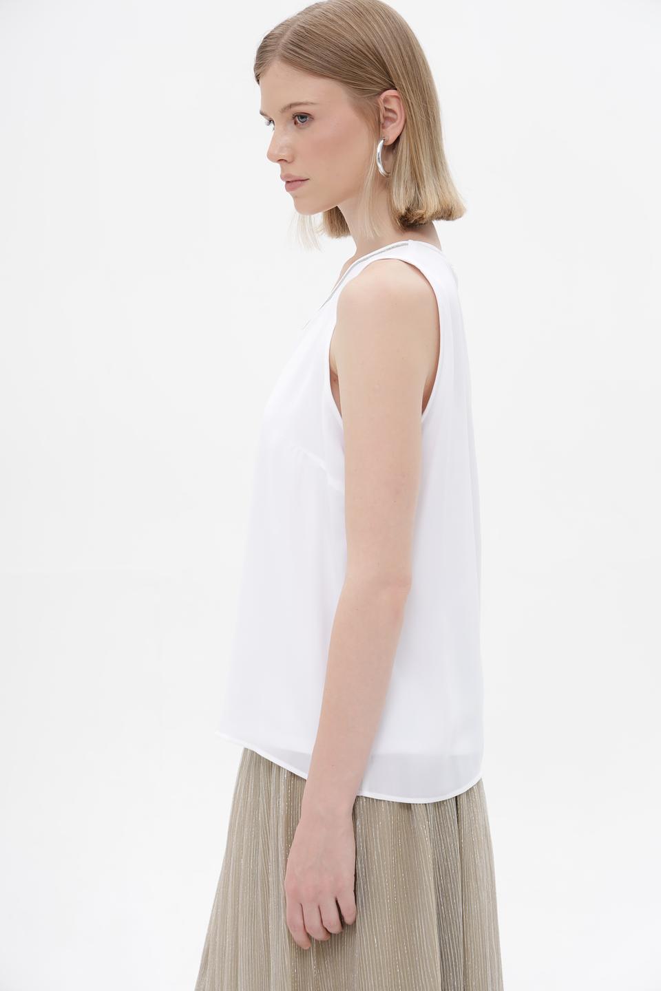 Белый топ Tuzzi с декоративной отделкой