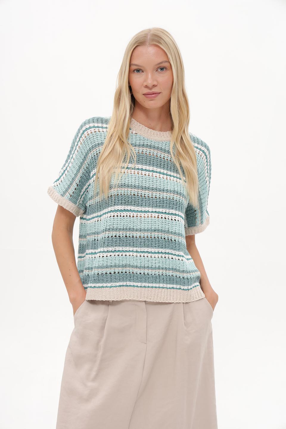 Пуловер Betty and Co в полоску