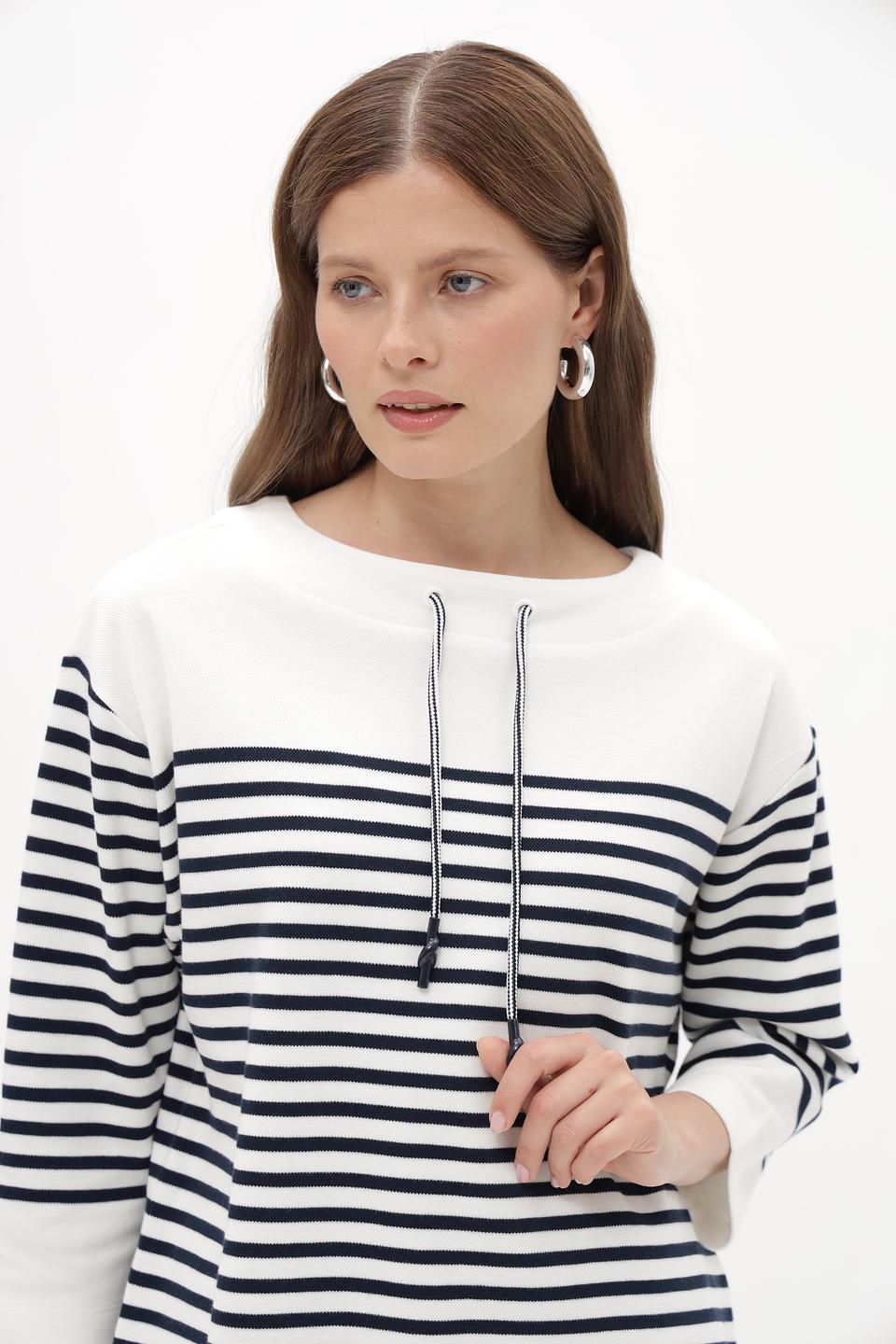 Пуловер Betty and Co в полоску