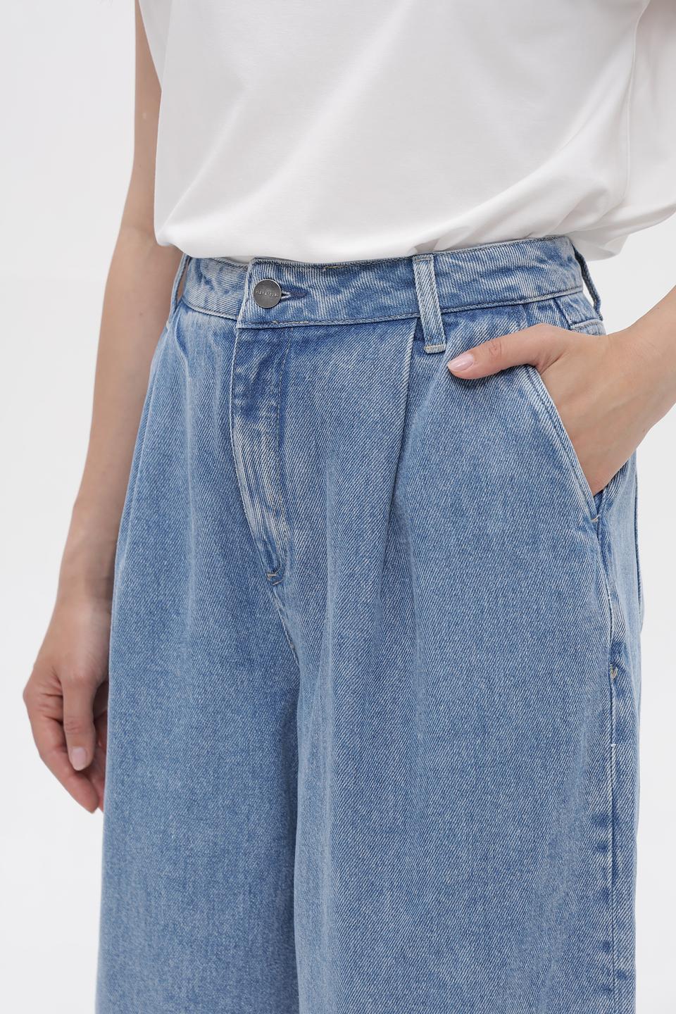 Шорты джинсовые Rich and Royal голубые