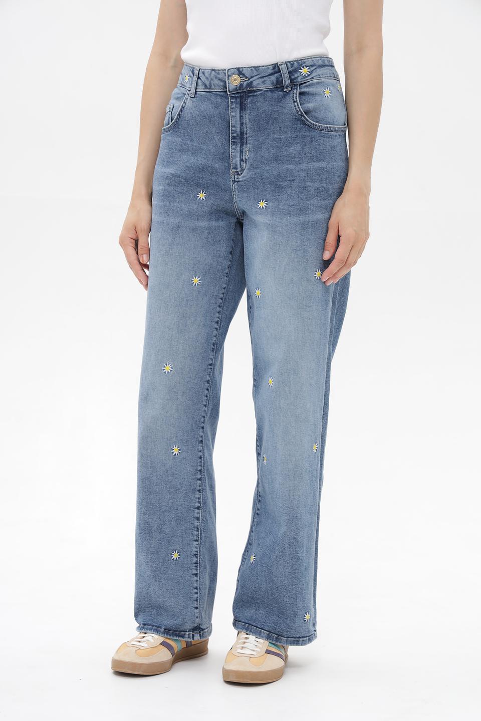Джинсы More and More с вышивкой ромашками
