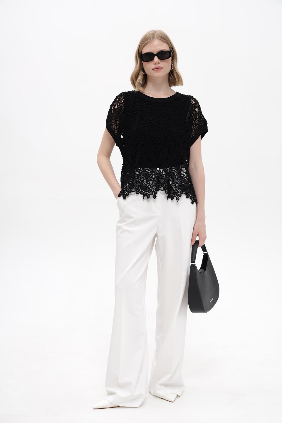 Пуловер Monari с кружевом черный