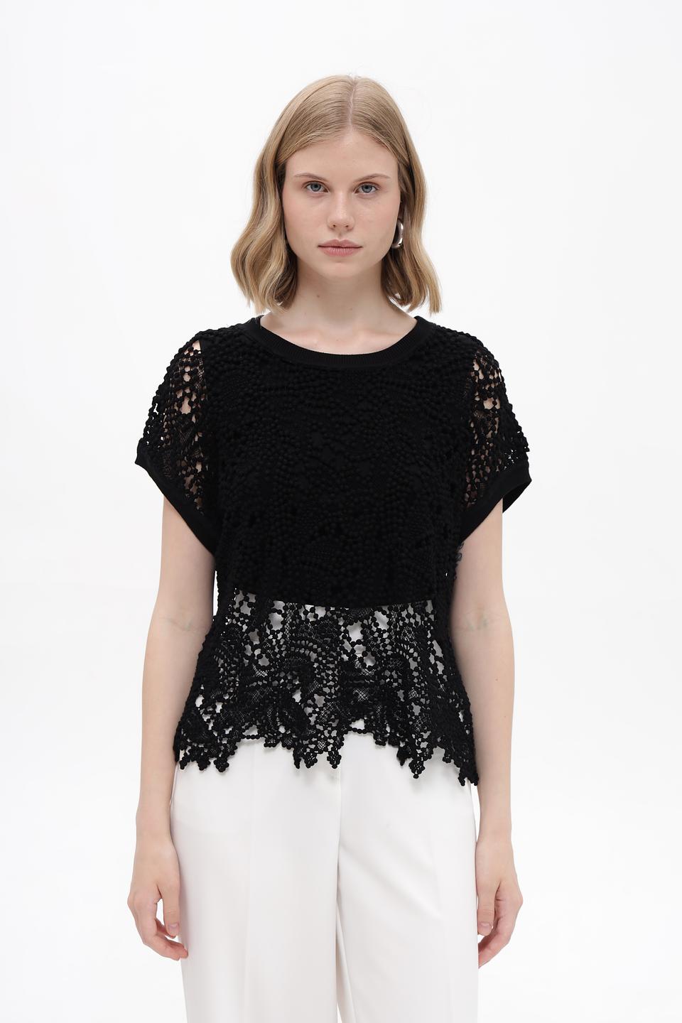 Пуловер Monari с кружевом черный